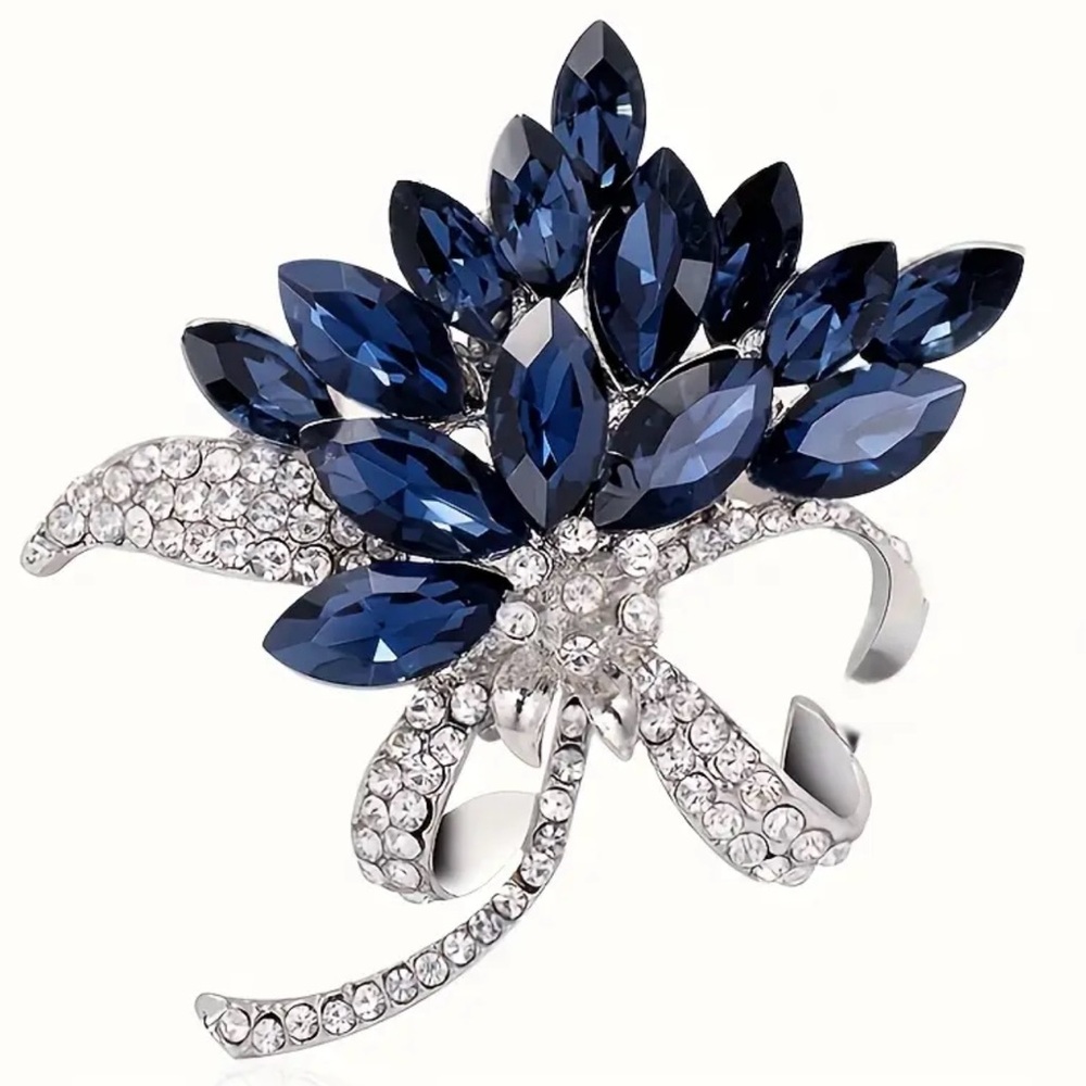 NWOT - Vintage Inspired Floral Brooch - Picture 9 of 9